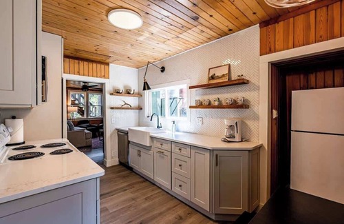 McCall Cabin | Rustic Mountain Retreat, Pet Friendly