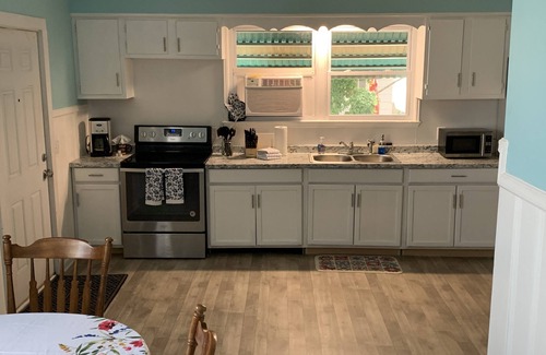 Norfolk House | Rustic Ocean View Beach House - BEST Location in Ocean View! 2 bed/1 bath House