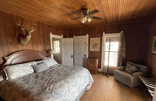 Mullin Other | Rustic Ranch House Perfect for Peaceful Getaways