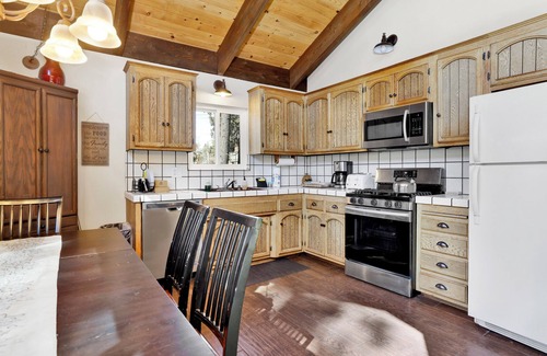 Fox Farm Cabin | Rustic Retreat #2419