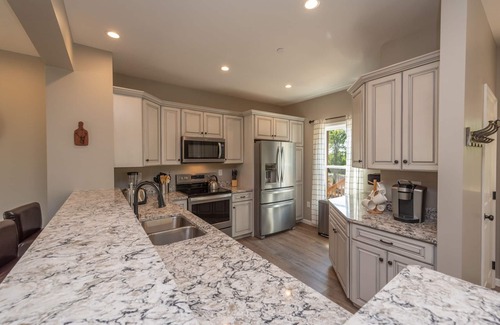 McHenry House | Rustic Retreat: Lake Area, Ski Area, Fireplace, Hot Tub, A/C!