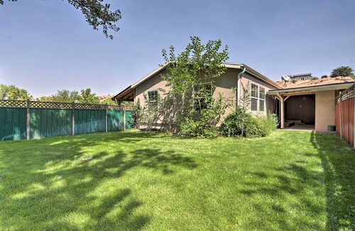 Moab South Valley Apartment | 'rustic Retreat' Moab Townhome w/Grill & Fire Pit
