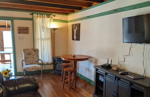 Taswell House | Rustic & Secluded Log Cabin on 86 Acres!