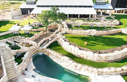 Fredericksburg Cabin | Rusticcabin-290 Wine Trail