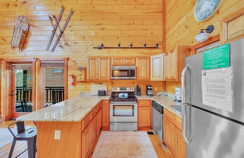Sevierville Cabin | Ryder's View - Spacious 1 bedroom with GameRoom and Mountain Views! 1 Cabin by RedAwning