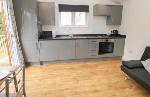 Hutton Rudby Cabin | RYEDALE POD, pet friendly, character holiday cottage in Hutton Rudby