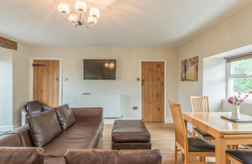 Thropton House | Ryehill Farm Cottage