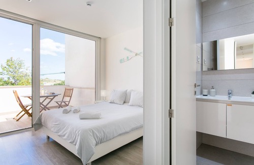 Peneco Beach House | São Rafael Bedroom at Casa Amarela Guesthouse