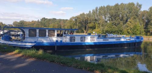 Brouckerque Boat Rental | Séjour confortable sur péniche luxueuse