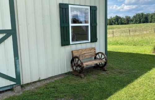 Crossville House | S and H Tack Room Enjoy a peaceful getaway