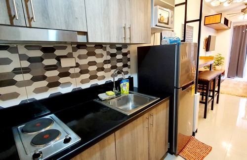 Barangay 76 Resort | S Residences MOA Condo Stunnin Condo T1