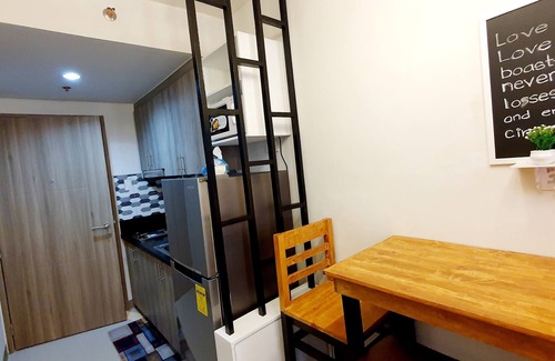 Barangay 76 Resort | S Residences MOA Condo Stunnin Condo T1