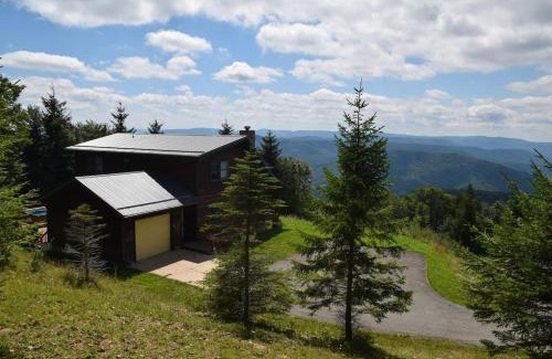 Snowshoe House | S Westridge View Cabin With Hot Tub & Ski-shuttle