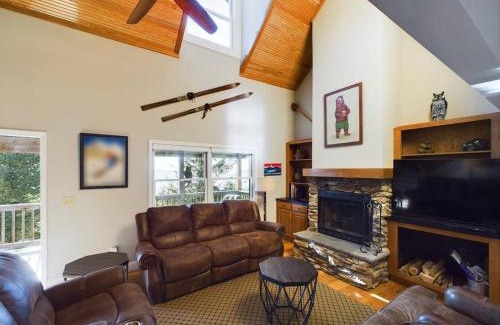 Snowshoe House | S Westridge View Cabin With Hot Tub & Ski-shuttle