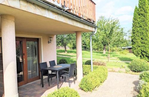 Lichtenhain Apartment | S2 - Urlaubsmagie - Am Wanderweg mit Terrasse