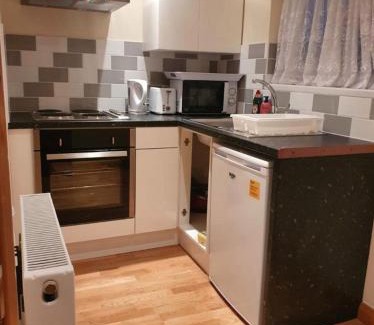 Greenwich Apartment | S6 Ensuite Loft Studio Space (Sandycroft Guest House)