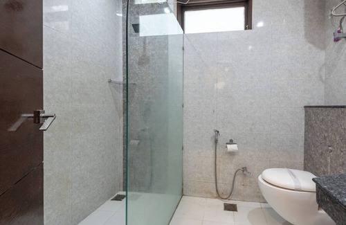 Sushant Lok Hotel | Saavi Hotel Huda City Centre