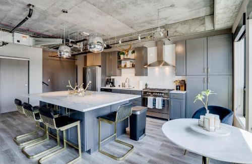 Warehouse District Apartment | Sable 501 - Luxury Two Story Loft