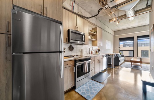 Warehouse District Apartment | Sable 603 - Alcove