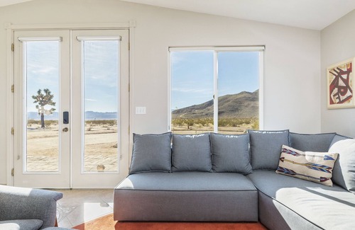 Joshua Tree House | Saddleback Escape w/ Hot tub - Open Desert in Joshua Tree