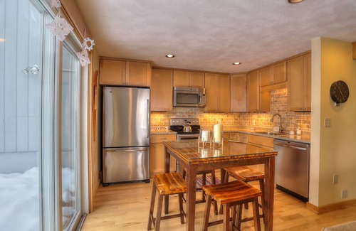 Rangeley Condo | Saddleback- White Birch Condo 36- Pet Friendly