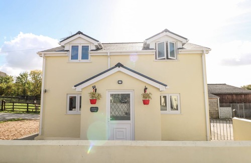 Clynderwen Cottage | SADDLERS COTTAGE, BERLLANDEG FARM, family friendly in Clunderwen