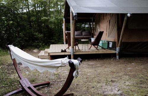 North Woodstock RV Rental | Safari Tent Site 9 | 1 Queen Bed & 1 Bunk Bed | Pond View