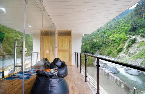 Banjar Villa | SaffronStays Tirthan Twins - Aurora and Minerva