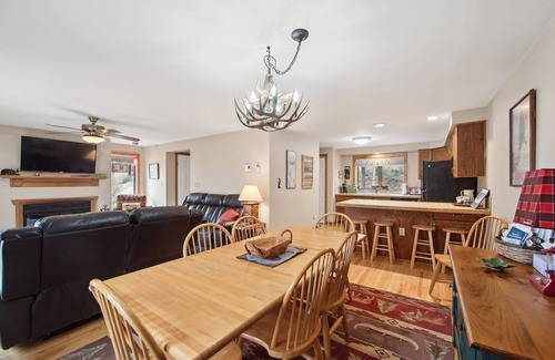 North Creek House | Sagamore 46g - Adirondack Retreat For All Seasons 3 Bedroom Townhouse