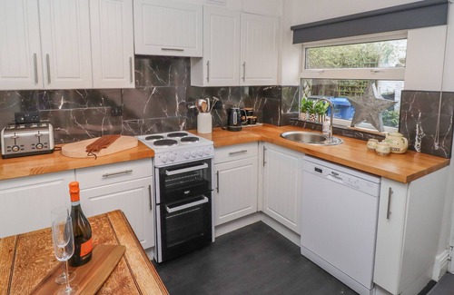 Caistor Cottage | SAGE COTTAGE, family friendly, character holiday cottage in Caistor