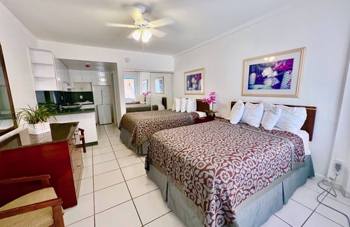 Sunny Isles Beach Hotel | Sahara Beach Club