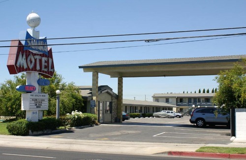 Southwest Anaheim Hotel | Sahara Motel