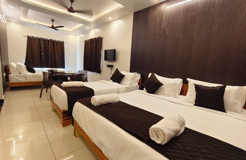 Kuilapalayam Hotel | Sai RBM Grand Inn