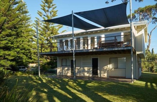 Vincentia House | Sail Away on Jervis Bay