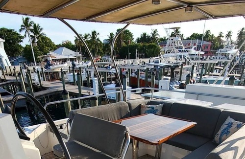 Nassau Boat Rental | Sail Away on the Serendipity of Life!