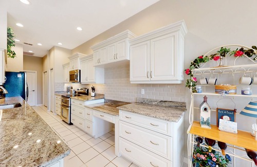 Bonita Springs Villa | Sail Away | Villa in Bonita Springs with pool access & water views