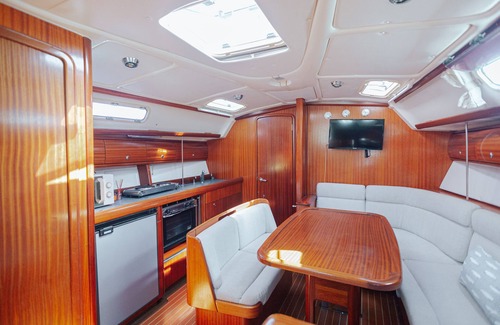 Albufeira Boat Rental | Sail into Serenity: Discover Albufeira's Charm aboard Our Elegant Sailboat