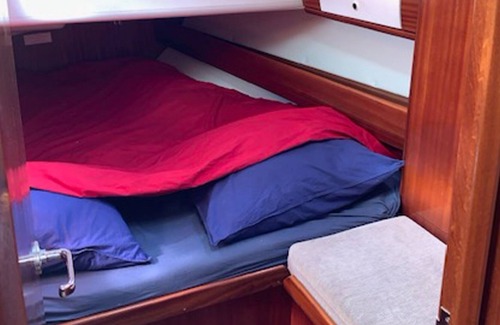 Gruissan Boat Rental | Sailboat - 5 double cabins - 10 berths