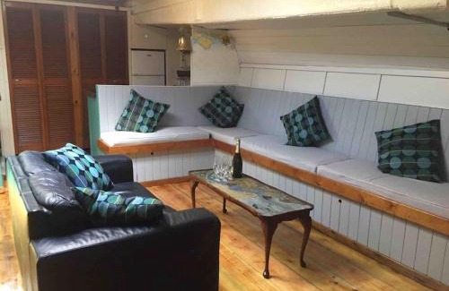 Heybridge Boat Rental | Sailing Barge Reminder