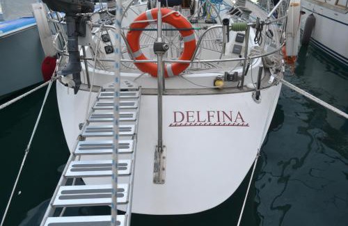Genoa Boat Rental | sailing Delfina