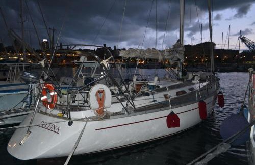 Genoa Boat Rental | sailing Delfina