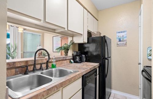 Rockport Apartment | Sailing Windward