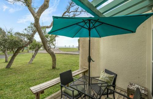 Rockport Apartment | Sailing Windward