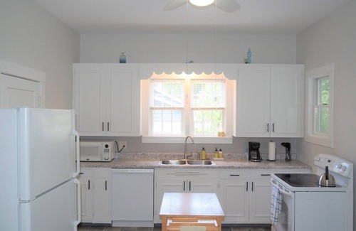 Manistee House | Sailor's Delight - Remodeled and Super Cute!