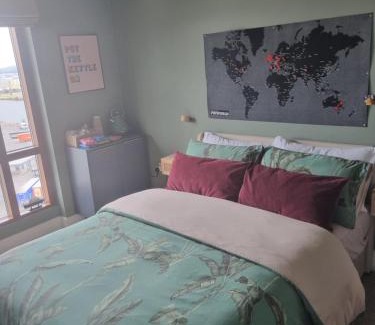 Belfast House | Sailortown Stays - 4 Star Luxury Apartment