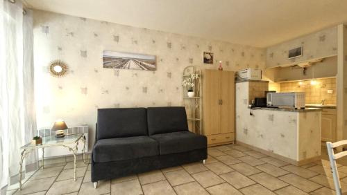 Saint-Georges-de-Didonne Apartment | Saint Georges de Didonne - STUDIO CABINE - résidence boisée proche PLAGE