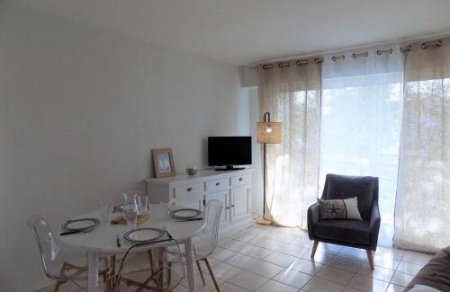 Saint-Georges-de-Didonne Apartment | Saint Georges de Didonne - APPARTEMENT à deux pas de la PLAGE de VALLIERES
