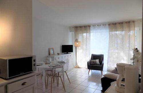 Saint-Georges-de-Didonne Apartment | Saint Georges de Didonne - APPARTEMENT à deux pas de la PLAGE de VALLIERES