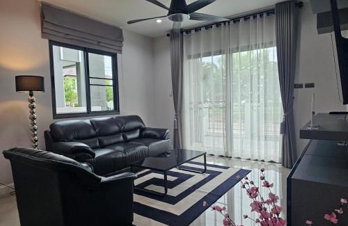 Chaiyasathan House | Saint Sean Saraphi