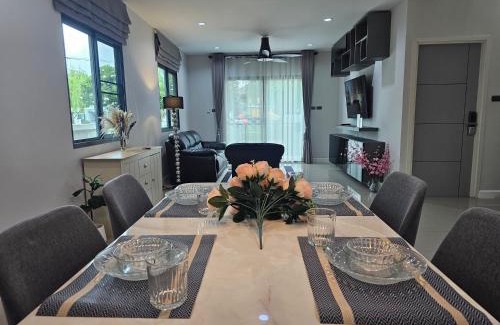 Chaiyasathan House | Saint Sean Saraphi